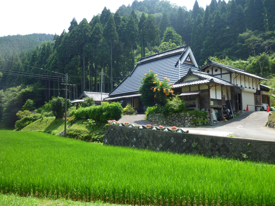 「京都・亀岡の山中に佇む田舎家・・「いし田」を訪ねる」